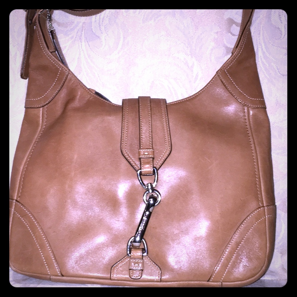Coach shoulder bag, saddle color